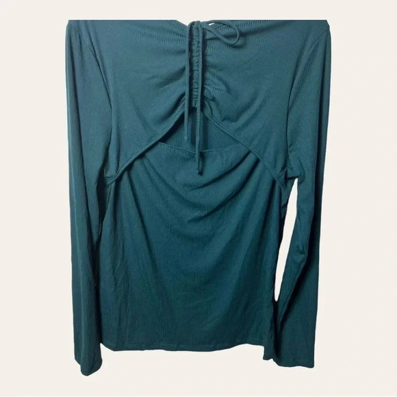 1286. WHITE BIRCH LONG SLEEVE TOP KEYHOLE AND TIE IN BACK SIZE XLARGE - Picture 9 of 9